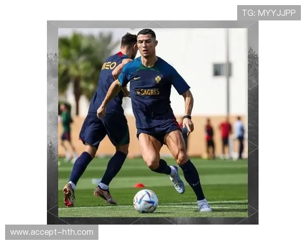 以C罗传奇生涯为主线探讨足球精神与时代偶像的辉煌与坚持之路程