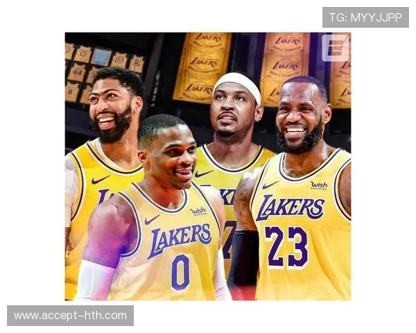 恒大新赛季豪阵亮相，中场核心状态引发球迷热议